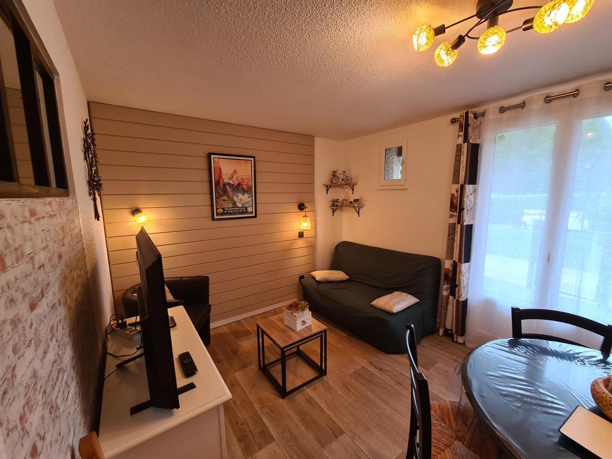 Escapade Montagne En Famille, Appartement Cosy Avec Piscine Couverte Bielle Екстериор снимка